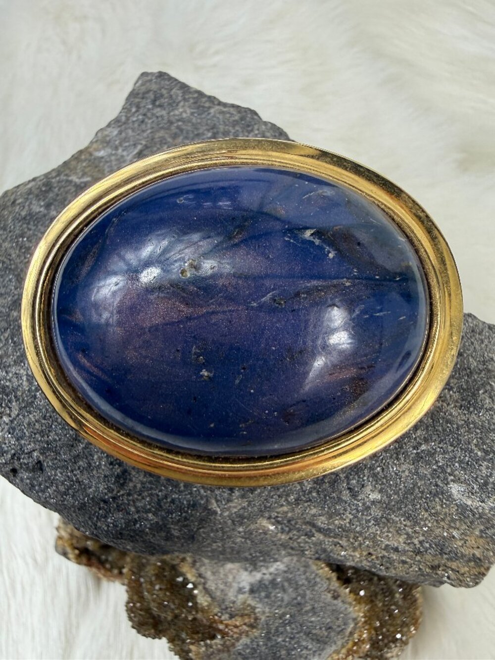 Vintage Oval Blue Lucite Cab Gold Tone Brooch  2.25" X 1.5"